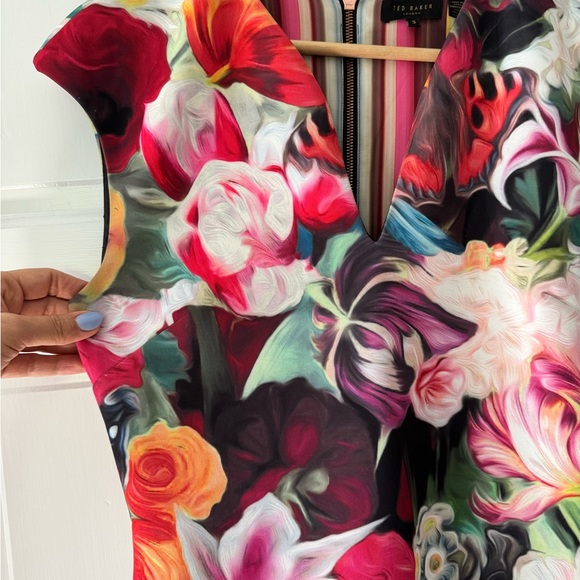 Ted Baker Gorgeous Floral Dress - Picture 2 of 3